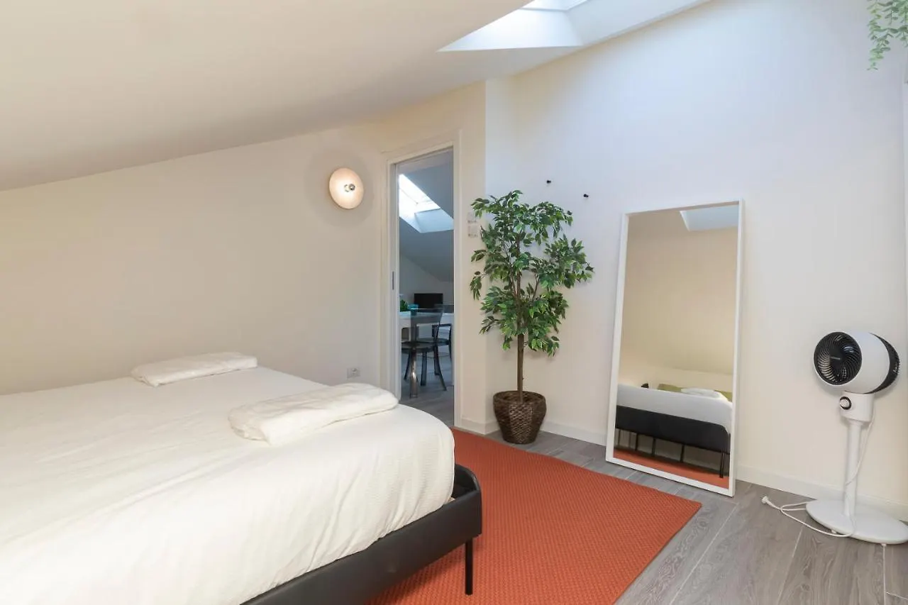 Apartmán Splendida Mansarda A Pochi Passi Da M4 Argonne Milán 0*,  Itálie