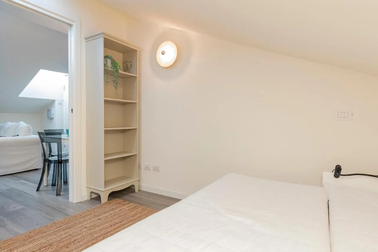 Apartmán Splendida Mansarda A Pochi Passi Da M4 Argonne Milán