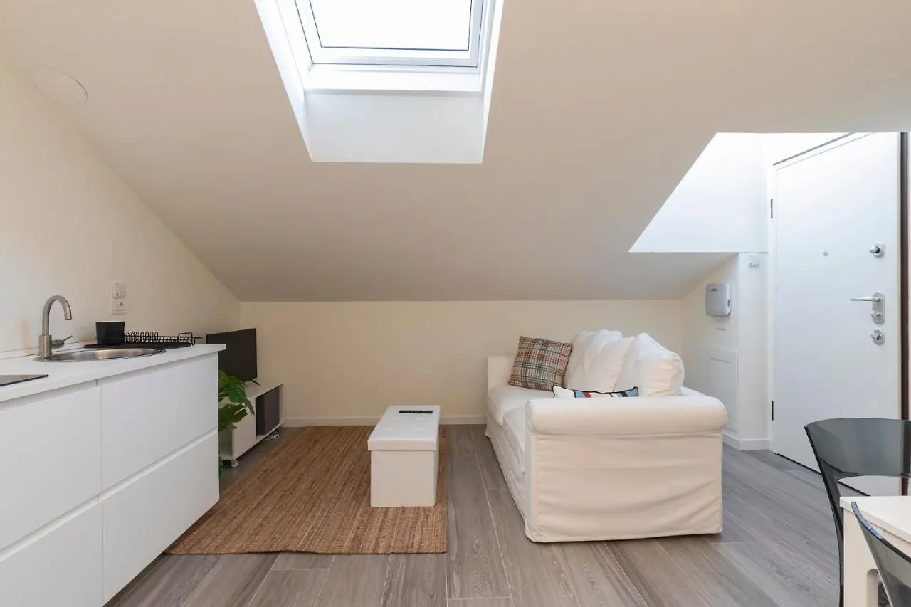 Apartmán Splendida Mansarda A Pochi Passi Da M4 Argonne Milán 0*,